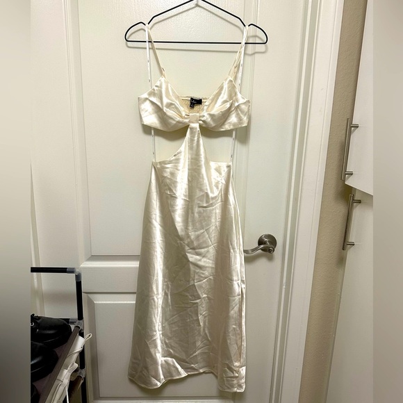 Lulus Need My Love Cutout Ivory Satin Midi Dress NWT - Picture 3 of 9